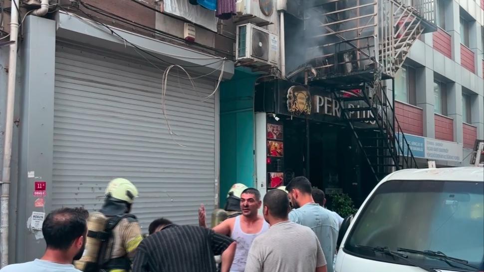 Bakırköy'de otel yangını: Ekipler müdahale ediyor