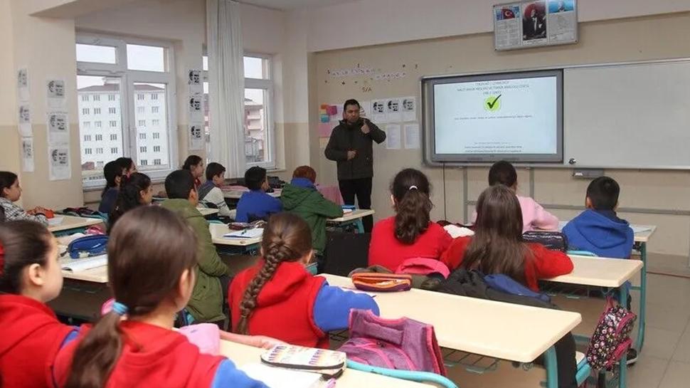 Eğitimde kapasite ve dijital altyapı güçlendiriliyor