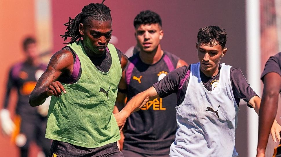 Galatasaray'da Sporting mesaisi başladı