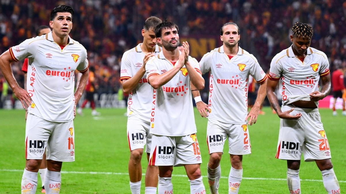 Göztepe, 9 futbolcuyla kadrosunu güçlendirdi