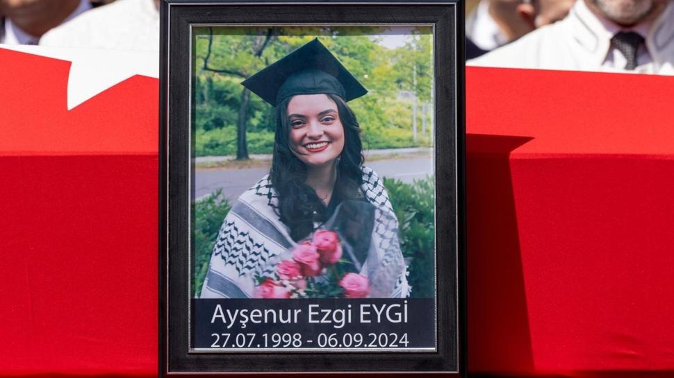 Ayşenur Ezgi Eygi vefatının 2. yılında kabri başında anıldı