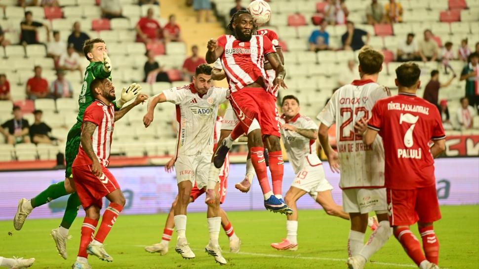 Sivasspor, Antalyaspor deplasmanında 2 golle kazandı