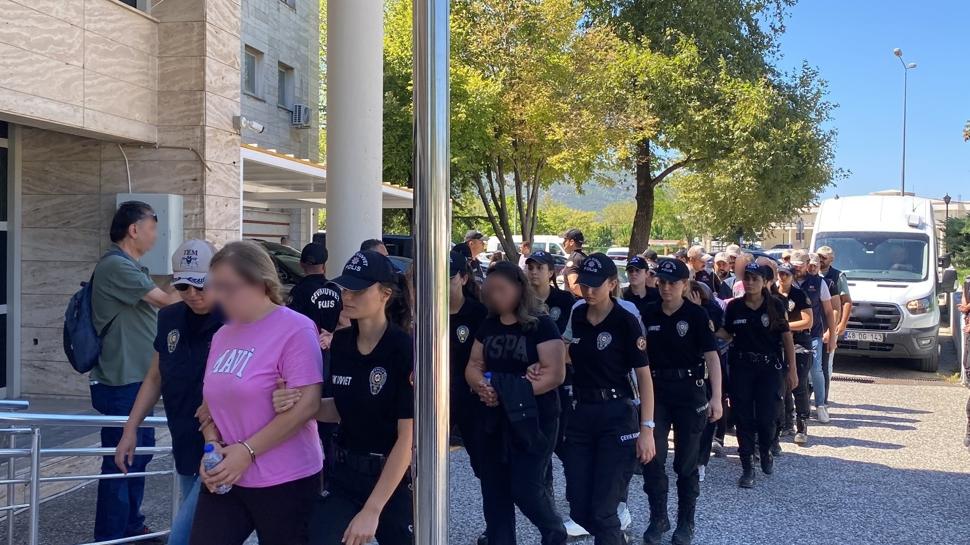 FETÖ'cü haine yardım etmişlerdi: Adliyeye sevk edildiler