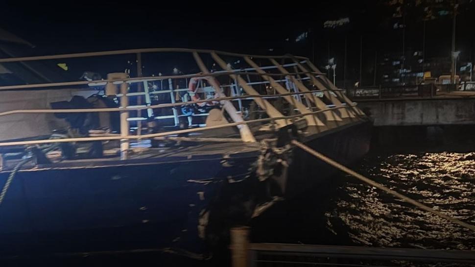 Mudanya'da korkutan anlar: Deniz otobüsü iskeleye çarptı