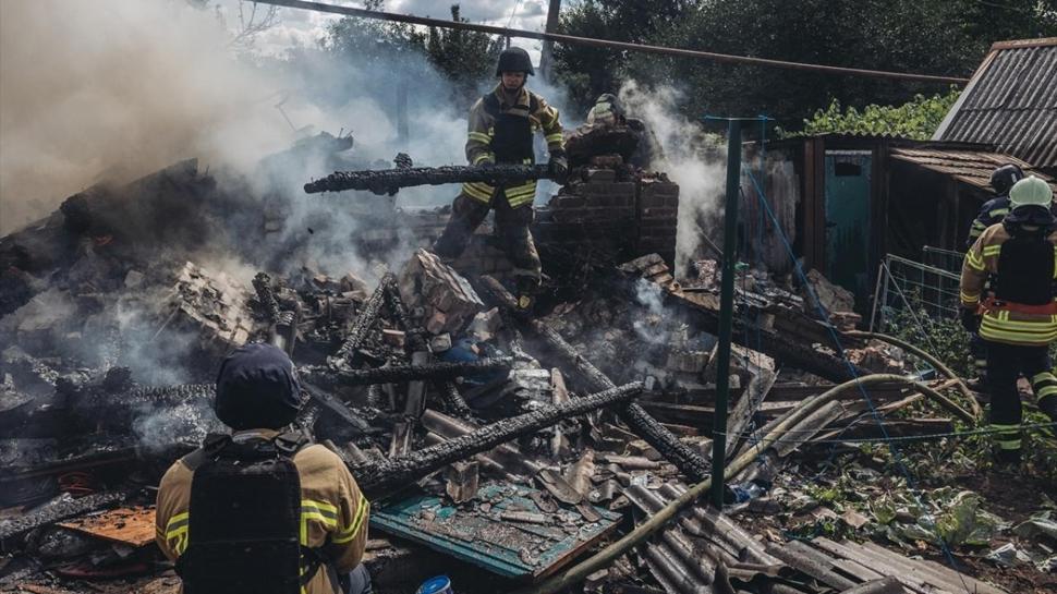 Rusya'dan Ukrayna'ya yeni saldırı! Liman ve devriye botu vuruldu