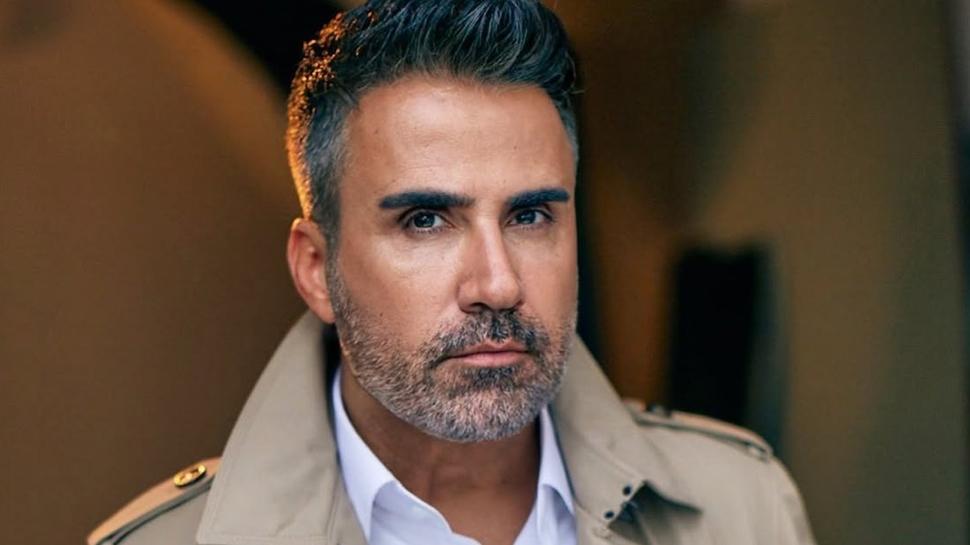 Emrah 15 yıl sonra sahnede! O ismi konser görünce ağladı…