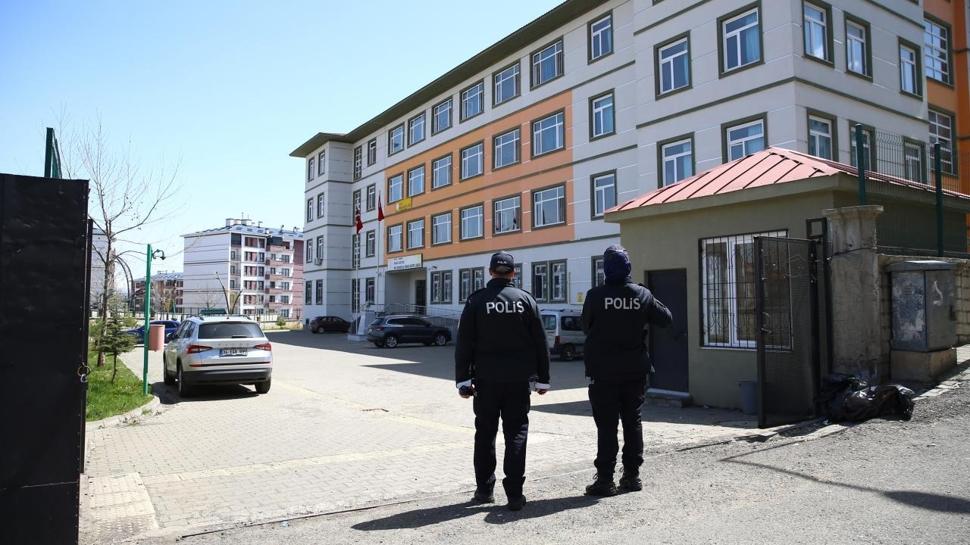Yeni eğitim yılı öncesi güvenlik zirvesi: Yurt ve kampüslerde tedbirler artırılıyor