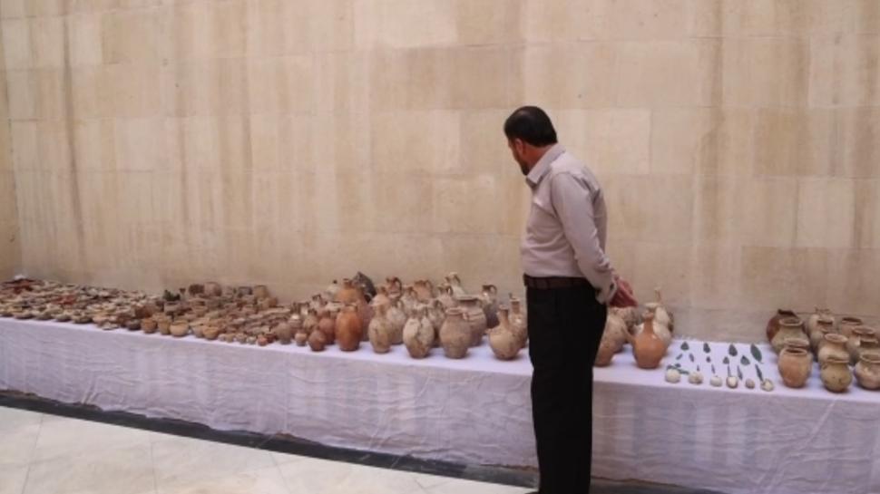 Sığınak kazarken servet buldu: 400 tarihi eseri devlete teslim etti