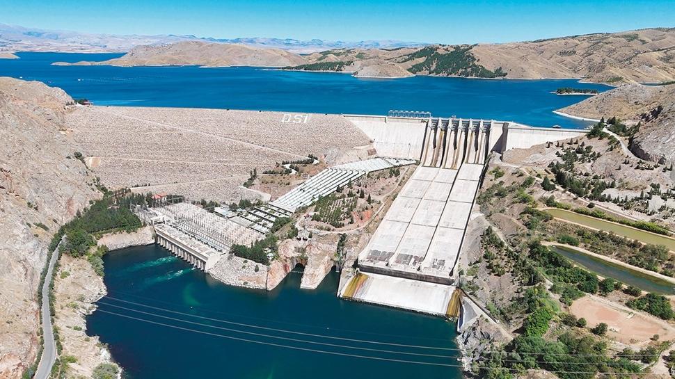 Ekonominin lokomotiflerinden biri oldu... 52 yılda 294 milyar kw/s enerji üretti