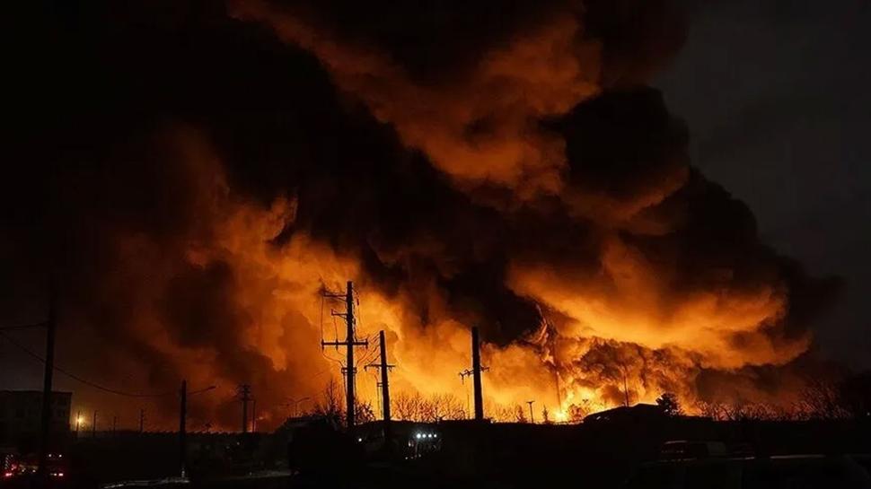 Keşm, Sirik ve Minab'da duyuldu... İran'da peş peşe patlama sesleri