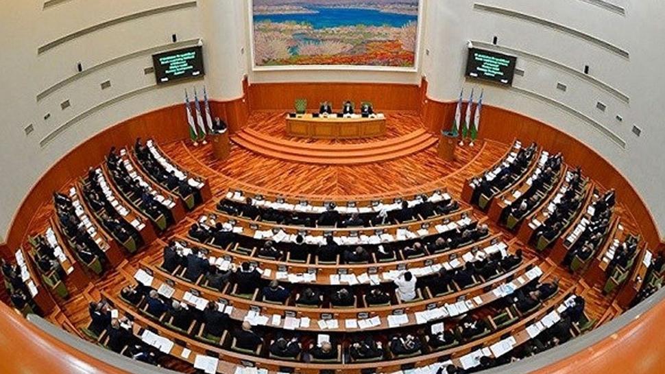 Ortak alfabeye geçiş: Özbekistan'da kanun kabul edildi