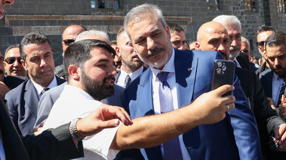 Bakan Fidan'a Diyarbakır'da yoğun ilgi