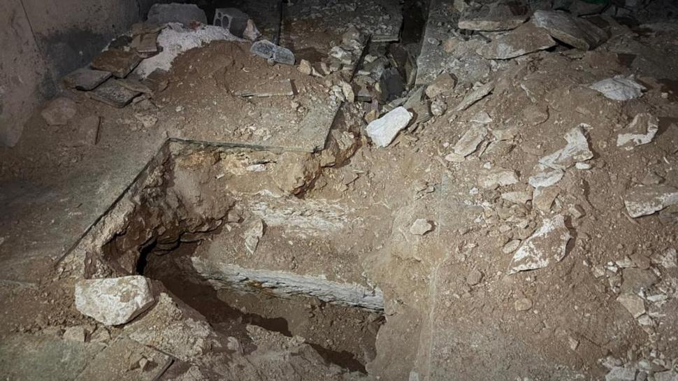 Esed'in zulmü bir kez daha ortaya çıktı: Askeri karargahında toplu mezar bulundu