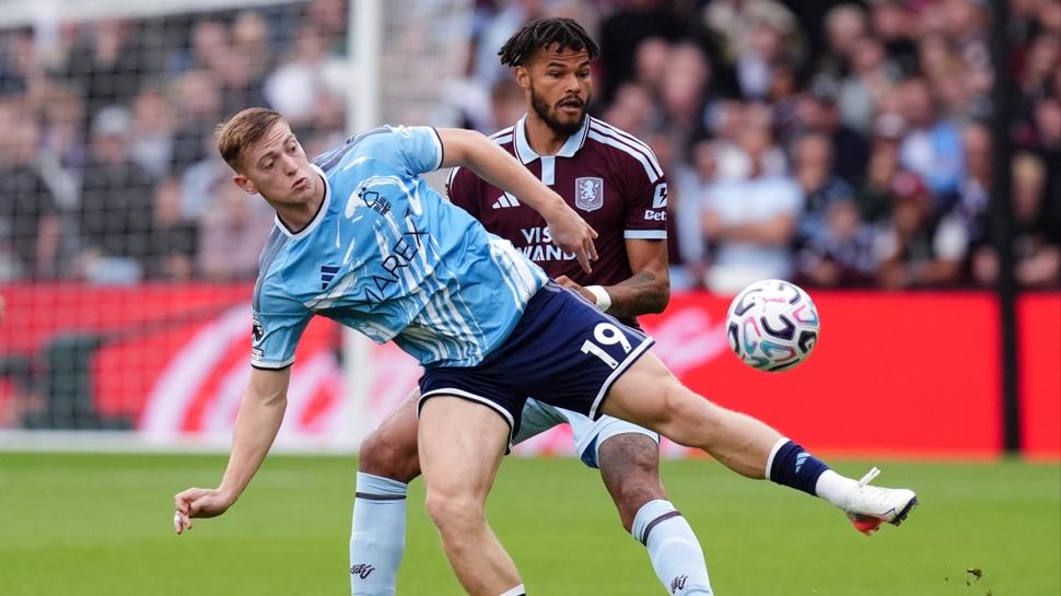 Aston Villa, ligde Nottingham Forest'a boyun eğdi