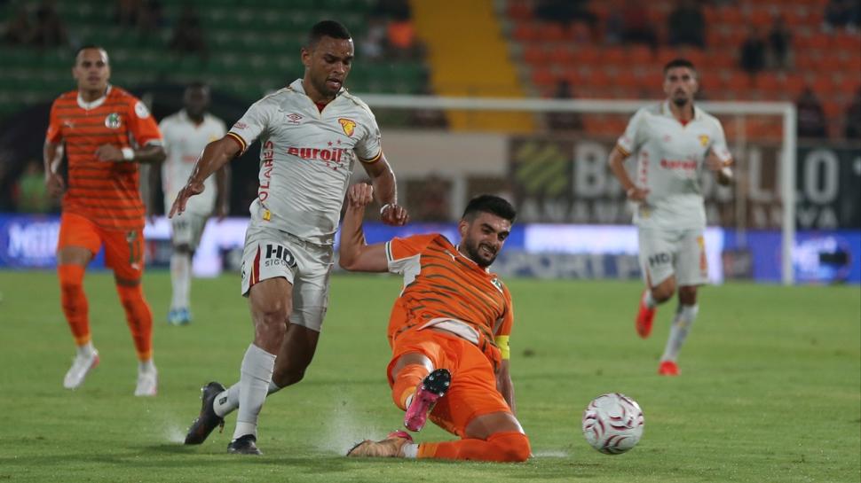 Gol düellosunda Alanyaspor ile Göztepe puanları paylaştı