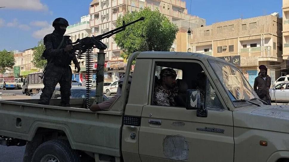 Yemen onlarca Husi tırını vurdu