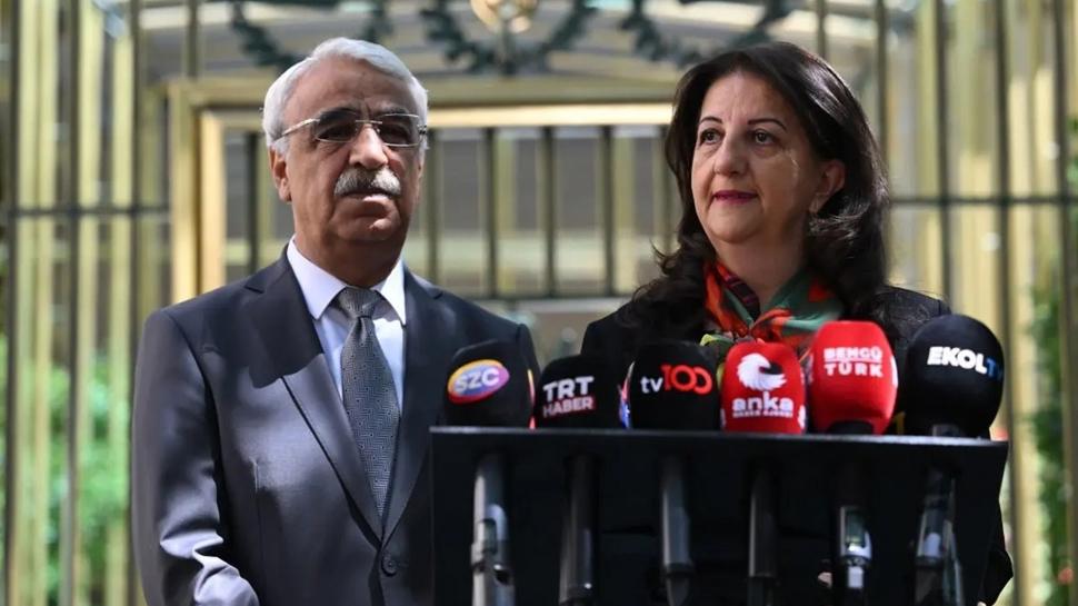 DEM Parti heyeti İmralı'ya gitti