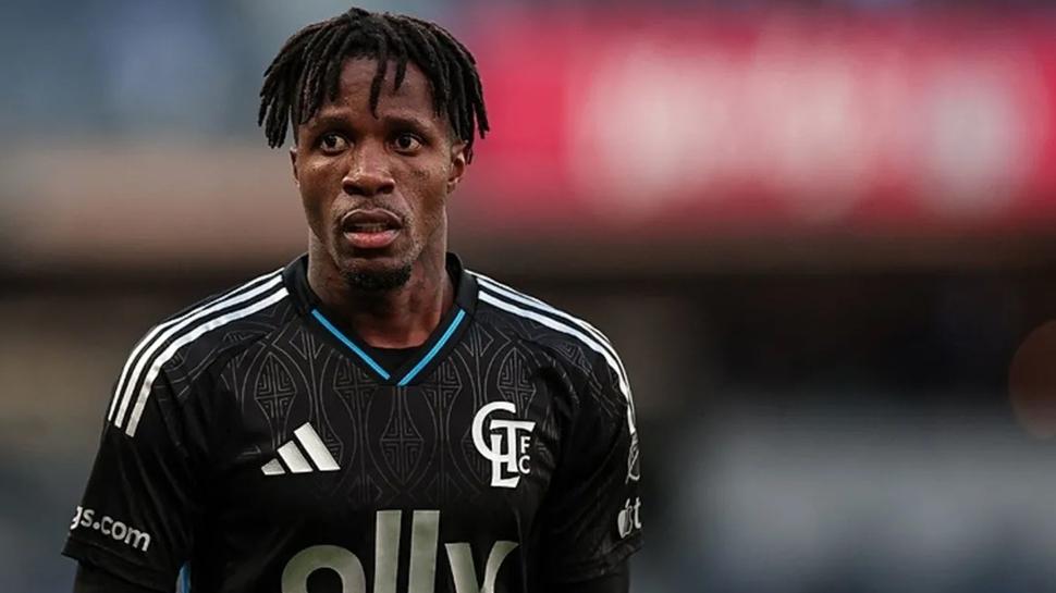 Wilfried Zaha, kendisini Malaga'ya önerdi