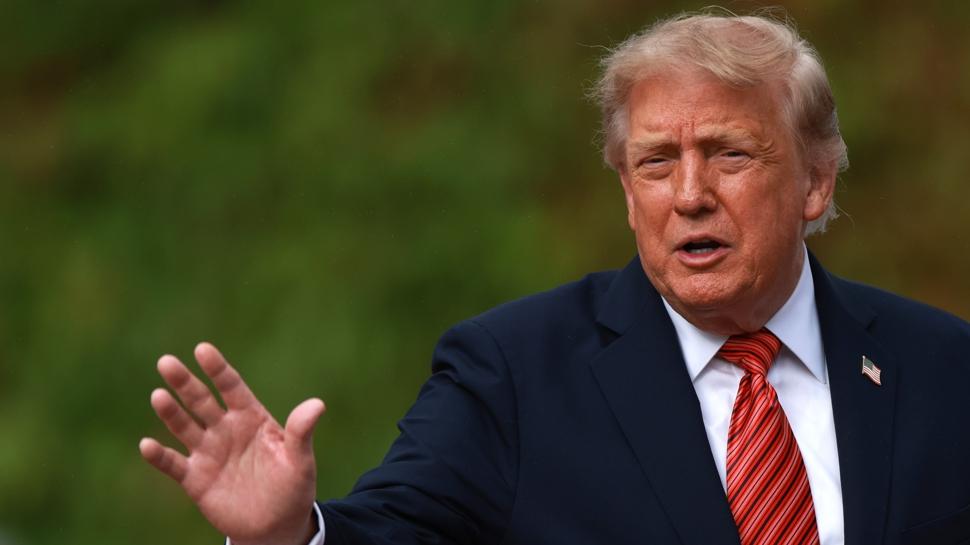 Trump'tan sert İran mesajı... "Çöküşün eşiğindeler"