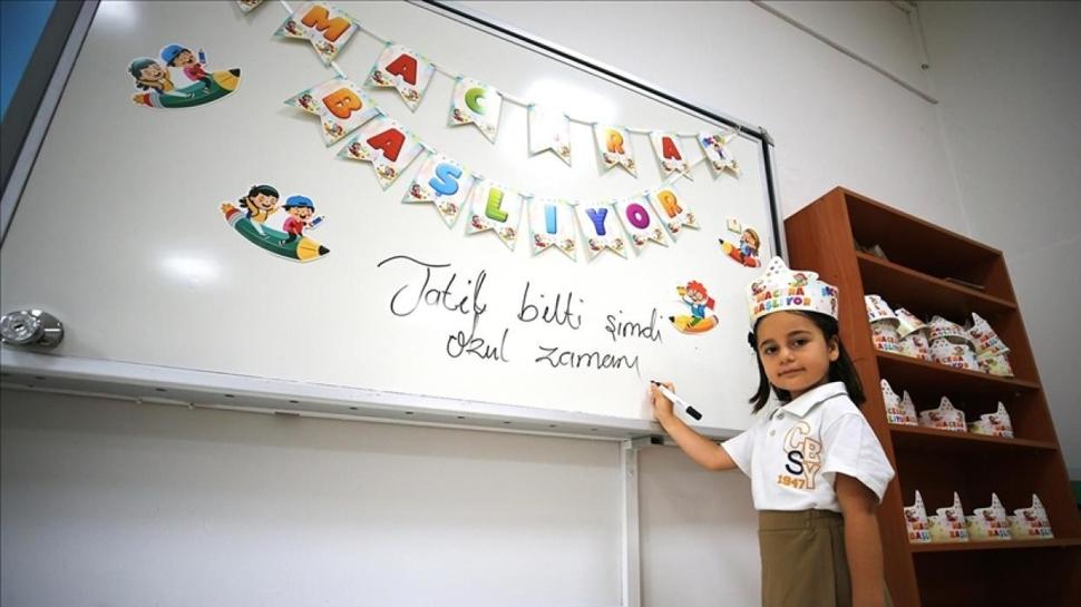 Yaz tatili bitti, maraton başlıyor! 17 milyon öğrenci bugün sınıfları dolduracak