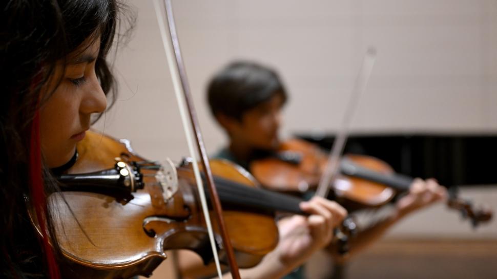 Ankara Devlet Konservatuvarından keman ve viyolonsel çalan çocuklara orkestra eğitimi