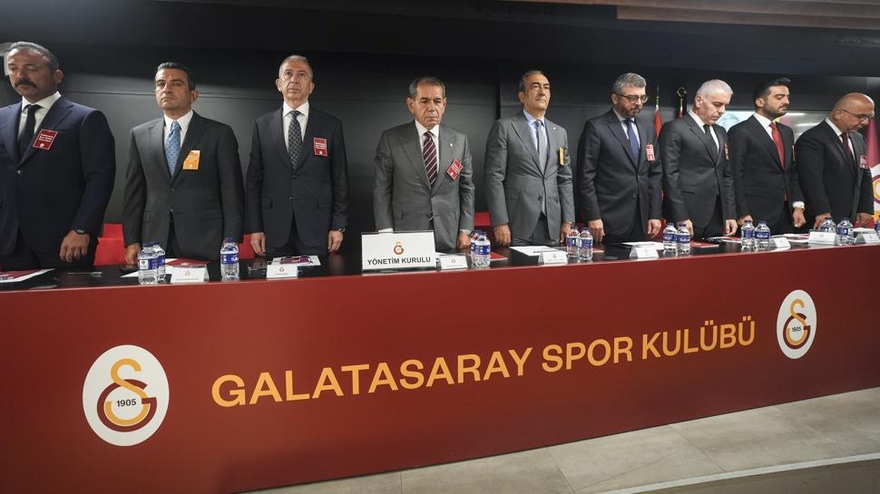Galatasaray'da divan kurulu toplantısı sona erdi