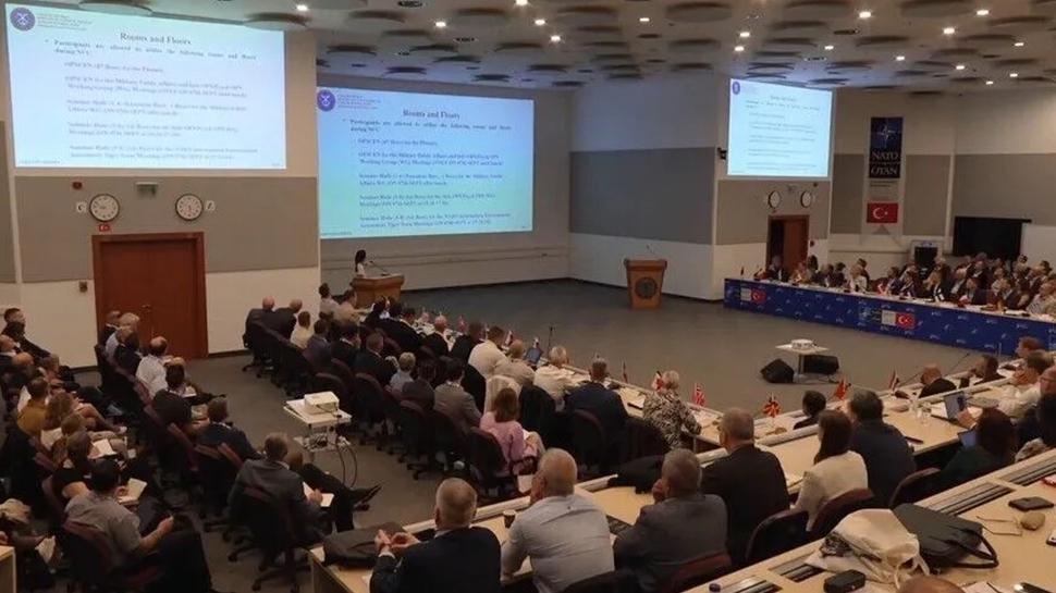 İstanbul'daki NATO konferansına yoğun ilgi