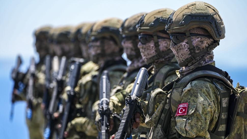 Komandolar Atina'yı salladı: Ege'de Türk duvarı
