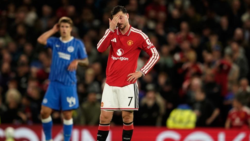 Manchester United, kupaya erken veda etti!