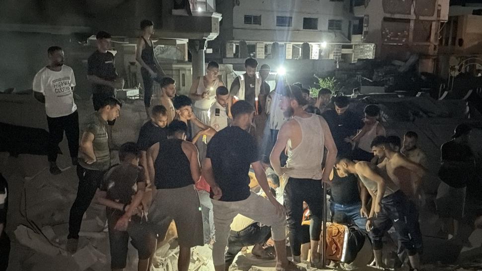Soykırımcı İsrail'in Gazze'ye düzenlediği saldırılarda 5 kişi hayatını kaybetti