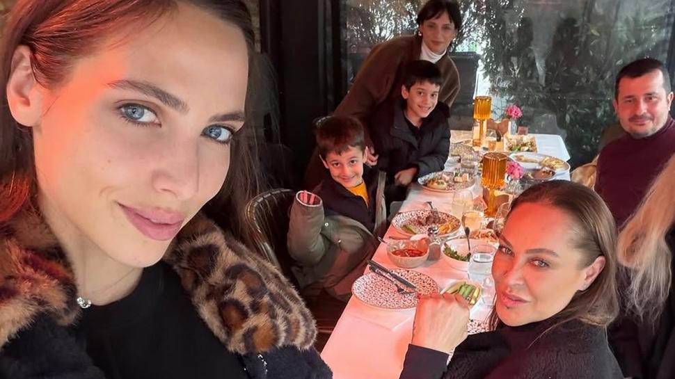 Zehra Çilingiroğlu'ndan Hülya Avşar'a övgü: Annem çok başarılı, çok güzel bir kadın