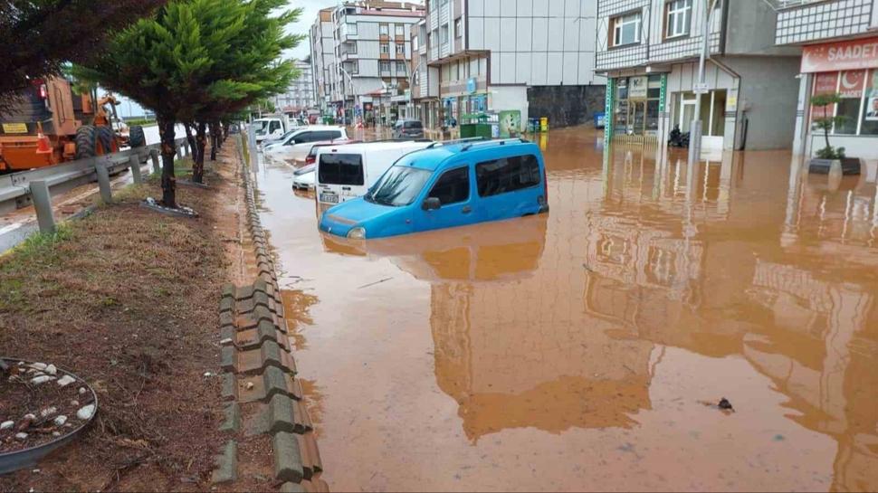 Rize sel sularına teslim oldu