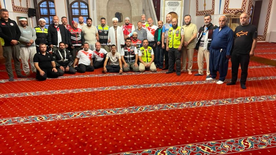 Sabah namazında buluşan motosiklet tutkunlarından anlamlı program