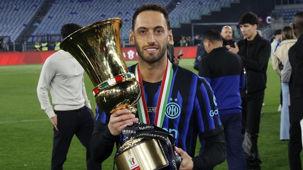 Hedef Hakan Çalhanoğlu! Ezeli rakip devreye girdi
