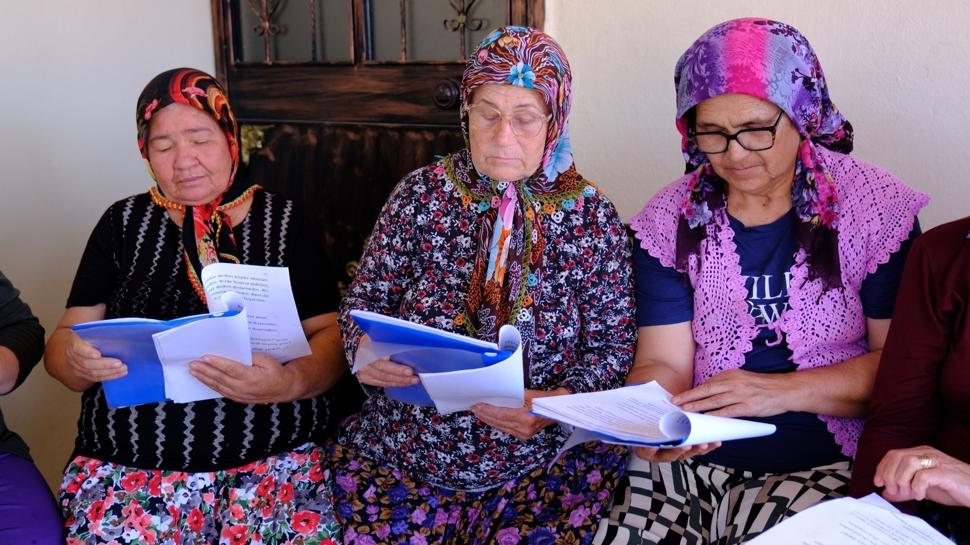 Ümmiye Koçak'tan bağımlılıkla ilgili farkındalık oluşturacak oyun: Anne Elimi Bırakma