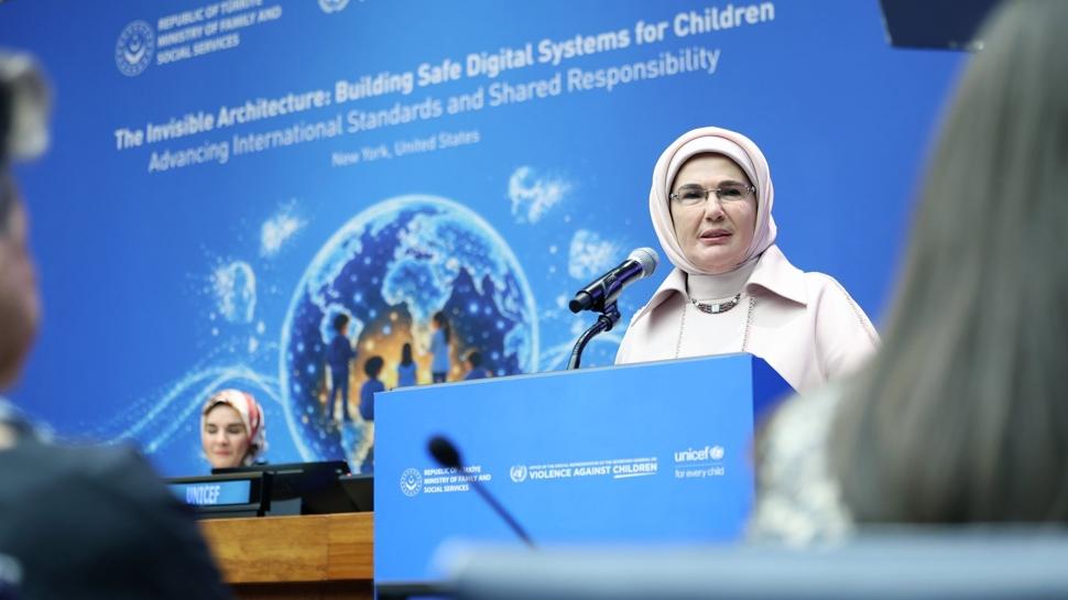 Emine Erdoğan BM'de dünyaya seslendi: Basit bir meseleye indirgeyemeyiz