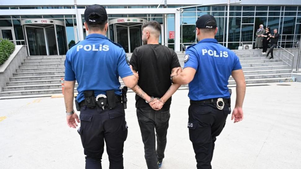 FETÖ'nün evlilik ağına operasyon! 8 ilde eş zamanlı baskın: 9 şüpheli yakalandı