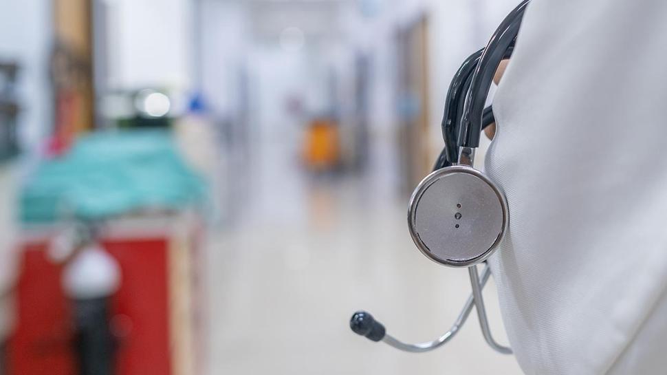 Hastalara IBAN şoku! Hastalardan para talep eden doktor açığa alındı