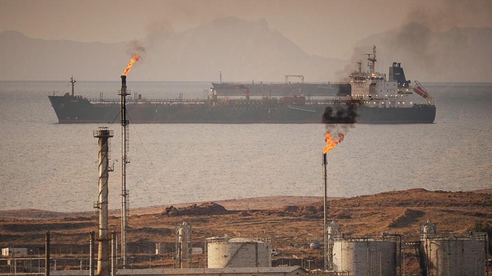 İran'ın petrol oyununa Türkiye çözümü: Komşu imkanları seferber etti