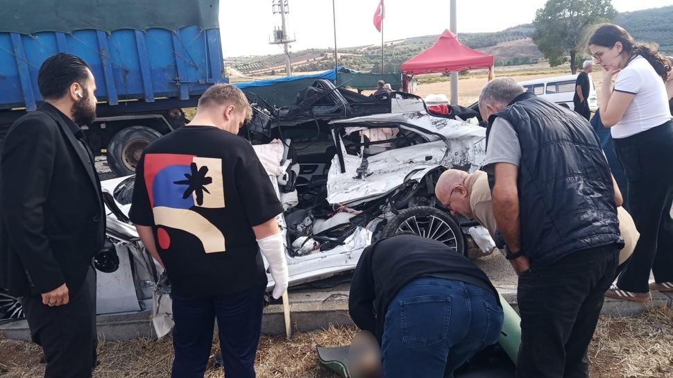 Balıkesir'de yürek yakan kaza! Doğuma sadece 2 haftası kalan hamile kadın evlatlarıyla birlikte can verdi