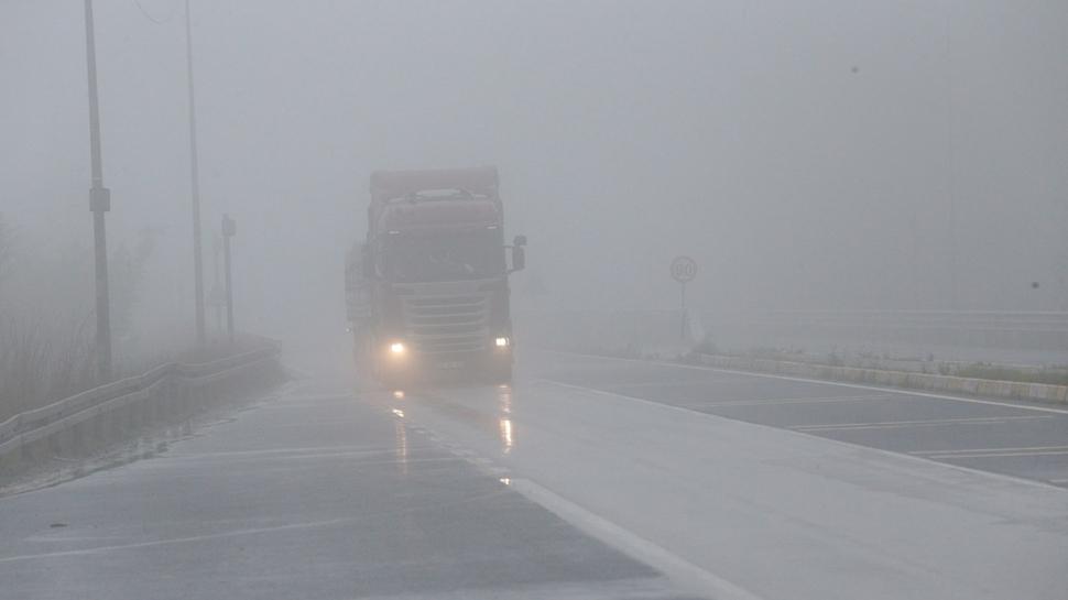 Bolu Dağı geçişinde sis etkili oldu