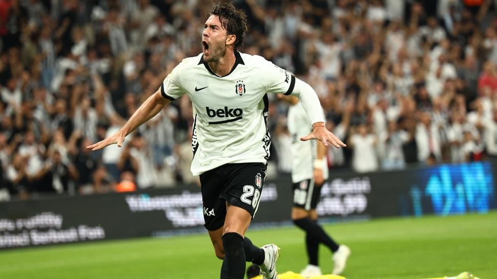 İmzayı attığım gün Vlahovic'i aradım