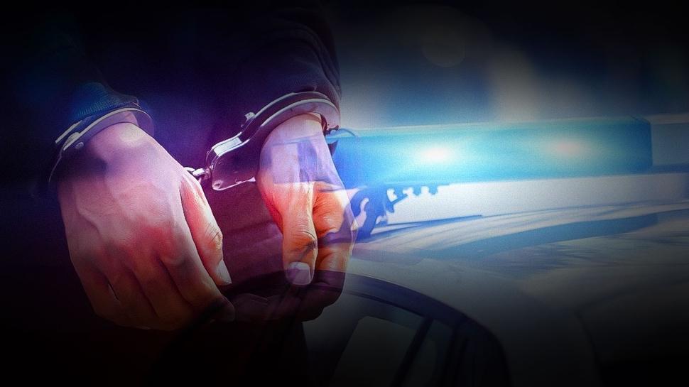 Esenler'de dehşet anları: Polise bıçak çeken şahıs etkisiz hale getirildi