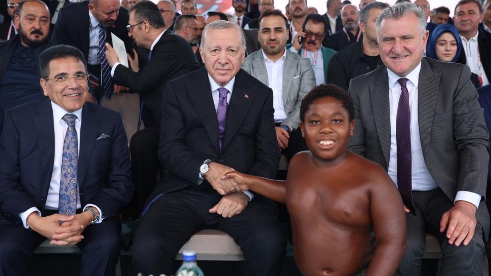 Arap Osman, Başkan Erdoğan ile buluşmasını anlattı: Cumhurbaşkanımızı çok seviyorum