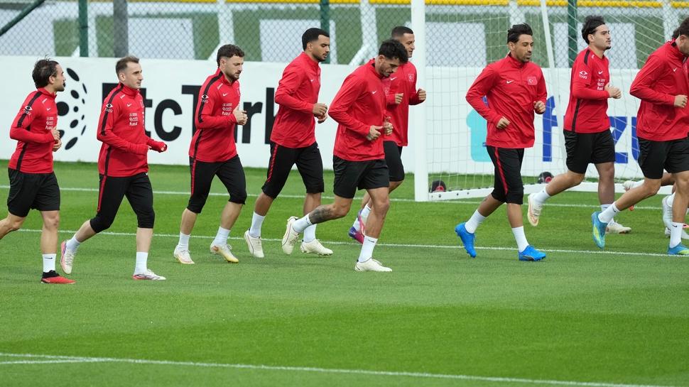 A Milli Futbol Takımı'nda 2 eksik