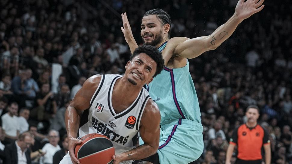 Beşiktaş evinde Barcelona'ya diş geçiremedi