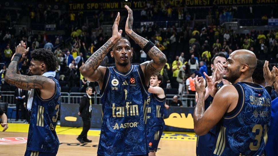 Fenerbahçe Tarfin, Dubai Basketbol karşısında ilk peşinde