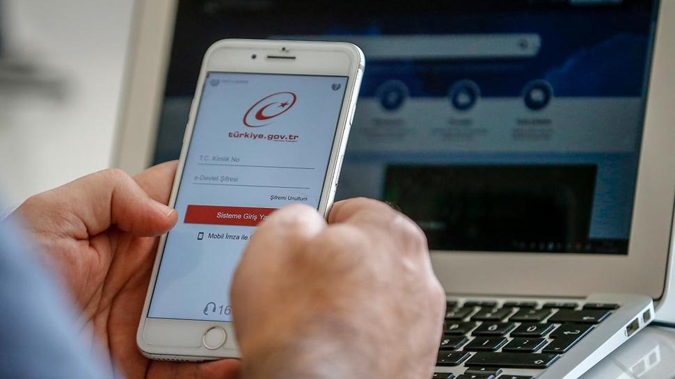 e-Devlet'te yeni hizmet! Yenileme tarihleri cebinize gelecek