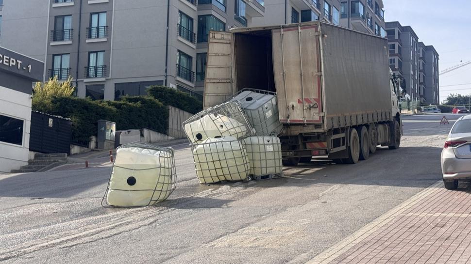 Bursa'da kimyasal madde alarmı: Cadde ulaşıma kapandı