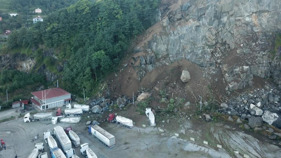 Heyelan can aldı